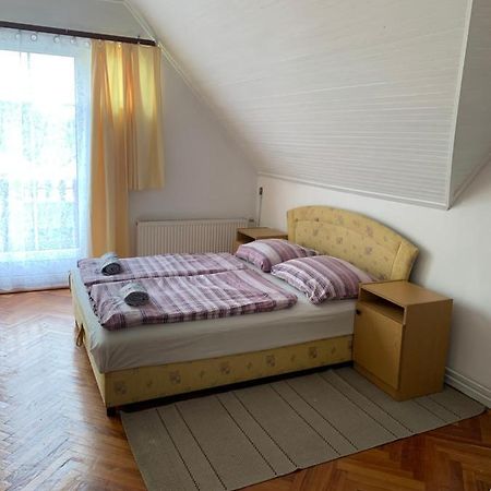 Apartamento Kriszta Apartmanház Balatonlelle Exterior foto