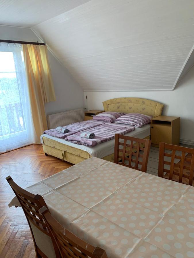 Apartamento Kriszta Apartmanház Balatonlelle Exterior foto