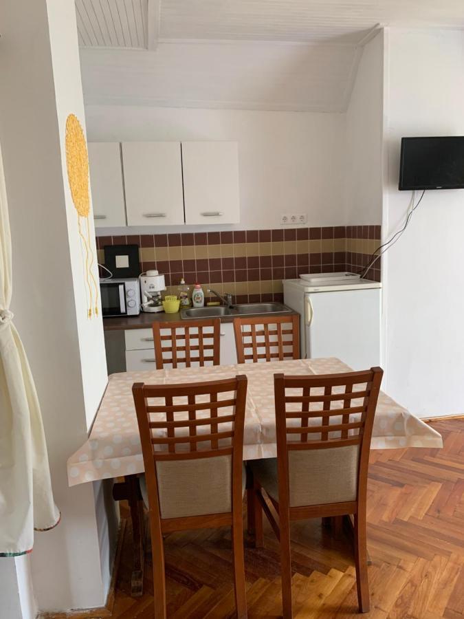 Apartamento Kriszta Apartmanház Balatonlelle Exterior foto