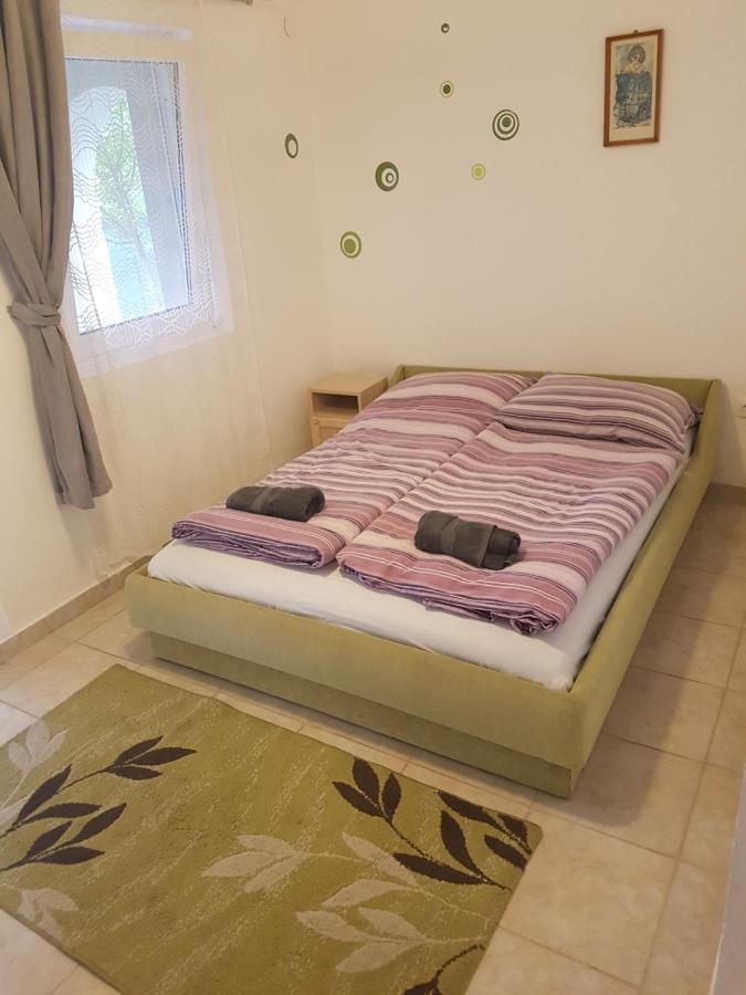 Apartamento Kriszta Apartmanház Balatonlelle Exterior foto